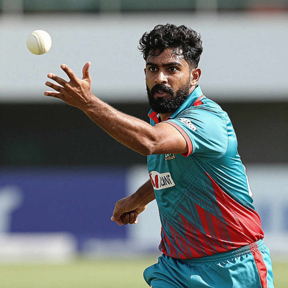 ওভার ১৪ থেকে ১৬: বাংলাদেশের টি-টোয়েন্টি ইনিংসে যে ফাটলটা কেউ গোনে না
