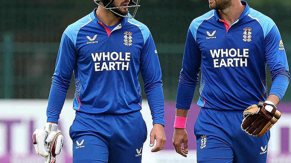ফাঁকা নোটবুকের পাঠ: ক্রিকেট ডেটা পাইপলাইন যখন শূন্য ফেরে, আর ব্লকচেইন কী প্রমাণ করতে পারে না